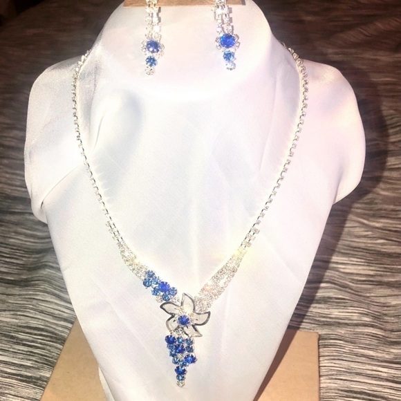 Rhinestone Blue matching jewelry set Drop earrings and necklace - Picture 2 of 8